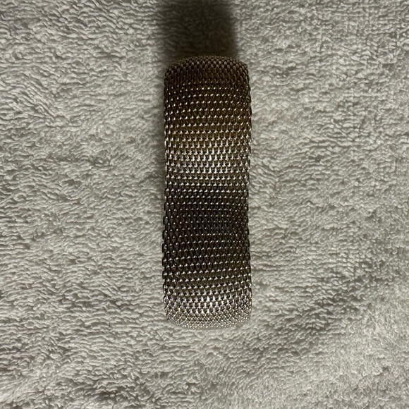 Mesh silver costume jewelry bracelet (7cm diameter, 2.5cm band width) - Picture 2 of 3